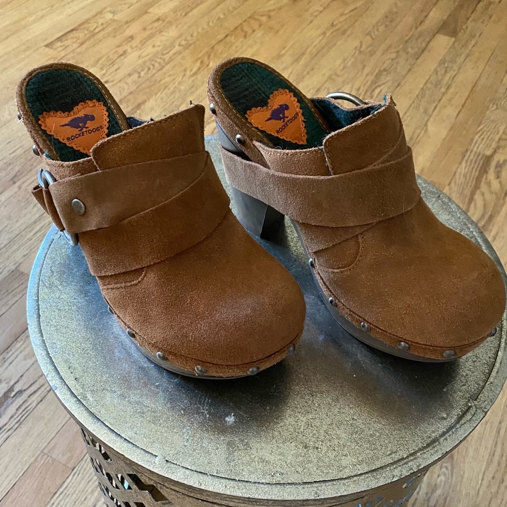 Cute camel color mules worn >10x.